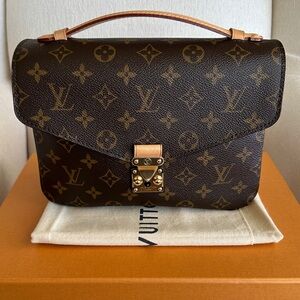 Louis Vuitton Monogram Pochette Metis